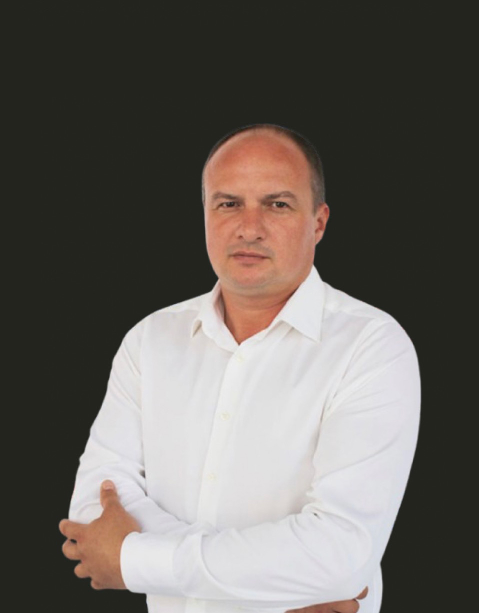 Губар Євген