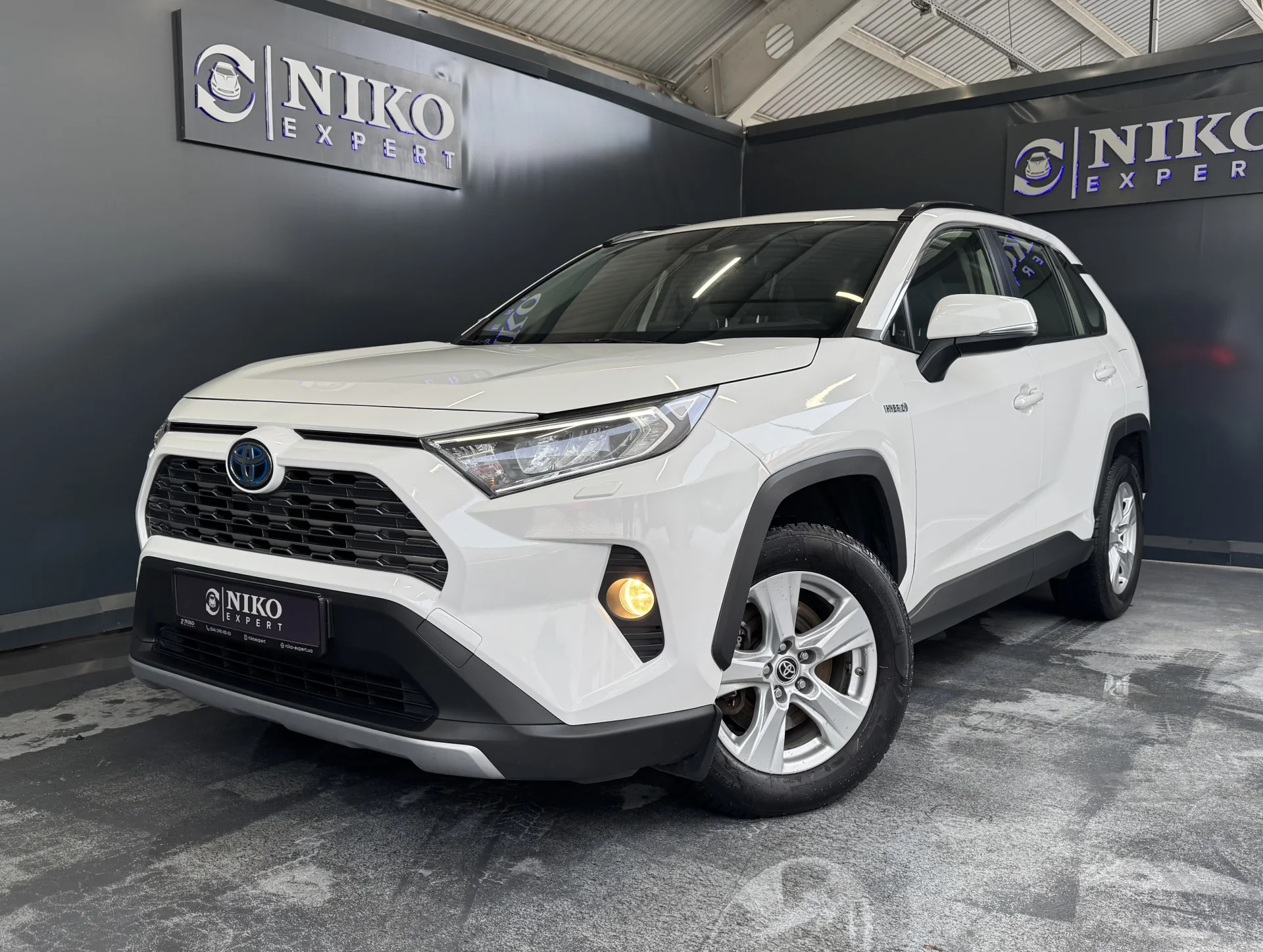 Toyota RAV4 (2021)